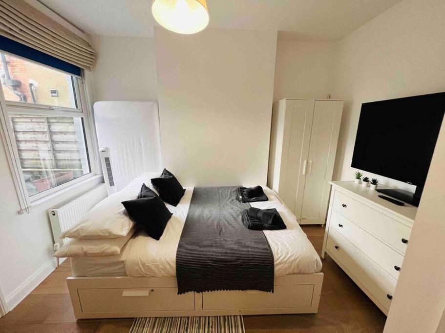 Lovely 2 Bedroom Ground Floor Flat With Garden. London Exterior photo