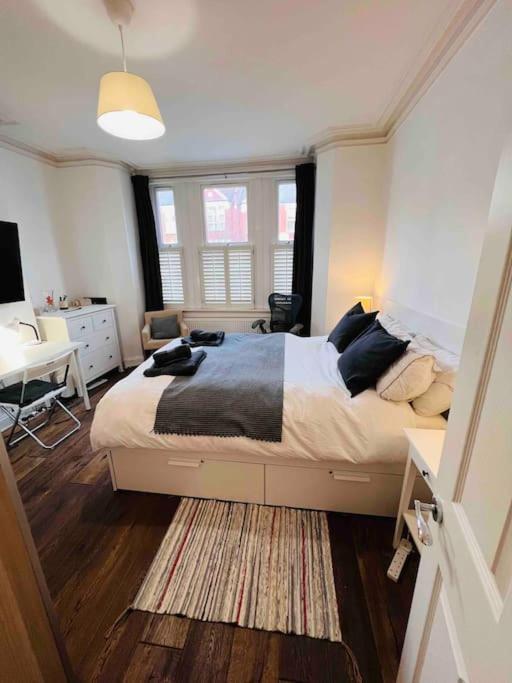 Lovely 2 Bedroom Ground Floor Flat With Garden. London Exterior photo
