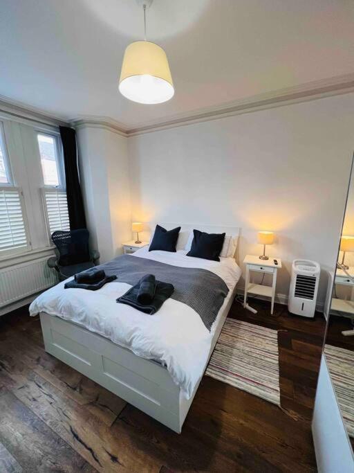 Lovely 2 Bedroom Ground Floor Flat With Garden. London Exterior photo