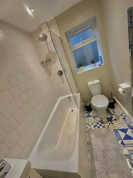 Lovely 2 Bedroom Ground Floor Flat With Garden. London Exterior photo