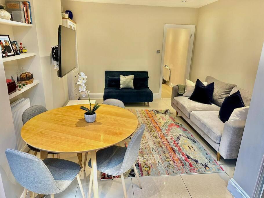 Lovely 2 Bedroom Ground Floor Flat With Garden. London Exterior photo