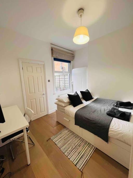 Lovely 2 Bedroom Ground Floor Flat With Garden. London Exterior photo