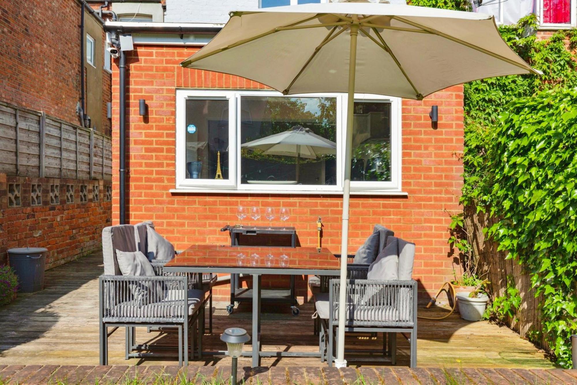 Lovely 2 Bedroom Ground Floor Flat With Garden. London Exterior photo